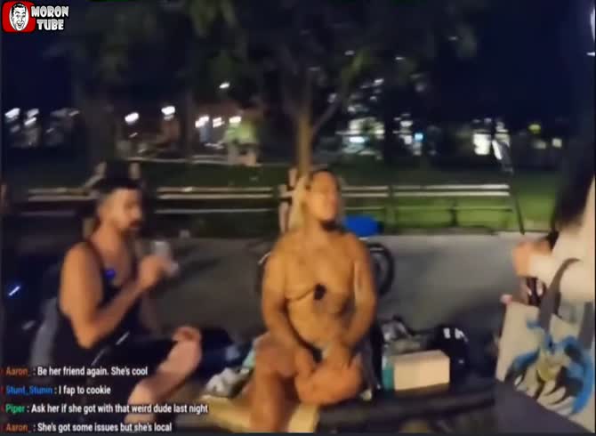 Video :Streamer gets knocked out during his live show